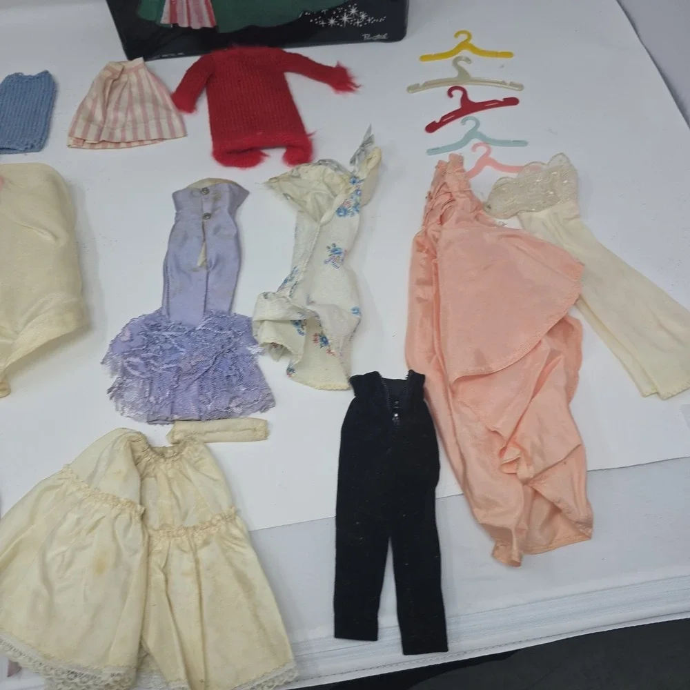 Vintage 1963 Barbie Carrying Case Mattel‎ Black Box & clothes lot